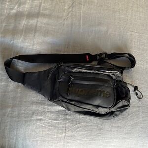 Supreme Black Belt Bag Minimalist Design